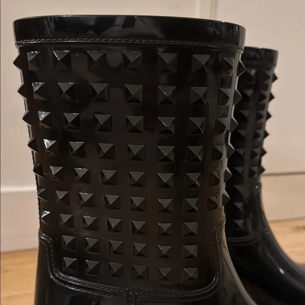Valentino Rockstud Patent Rain Boots - Picture 3 of 15